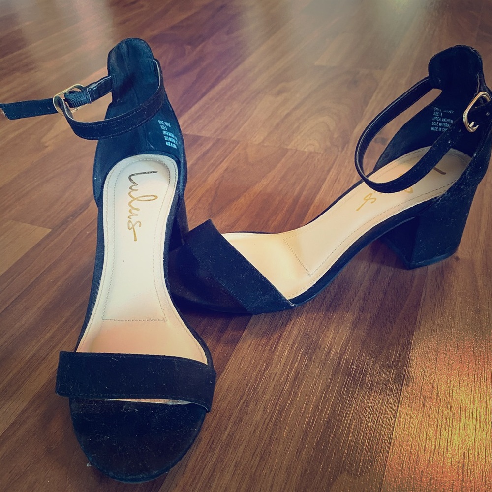 Black sandals heel